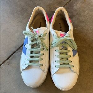 Calzados Victoria sneakers size 8